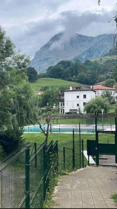 Casa En La Montana Con Piscina De Temporada Ferienhaus