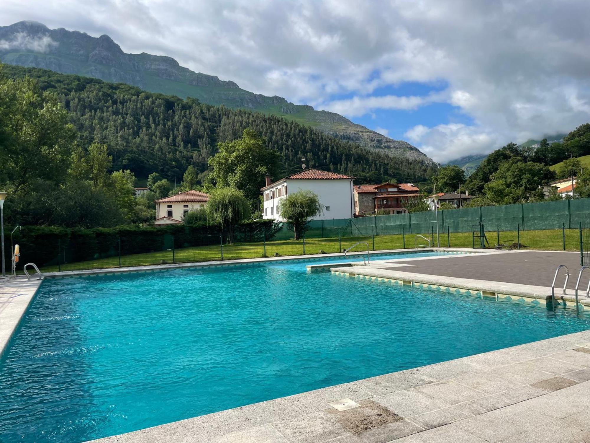 Casa En La Montana Con Piscina De Temporada Ferienhaus Arredondo